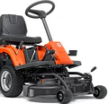 husqvarna frontmäher r 112c mit mähdeck combi 85 – winterpaket mit schneeschild, gummileiste und schneeketten husqvarna frontmäher r 112c mit mähdeck combi 85 – winterpaket mit schneeschild, gummileiste und schneeketten